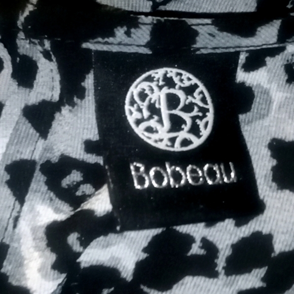 😱 Bobeau 3x black & grey & white leopard print blouse. - Picture 3 of 5